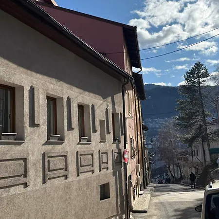 Sanak Apartman *